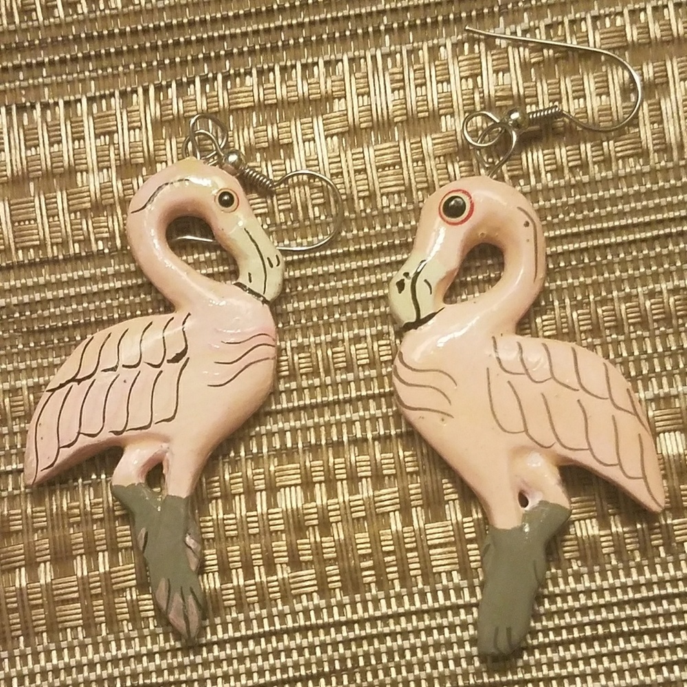 🛑 SOLD🛑 Tropical vacation pink flamingo earrings